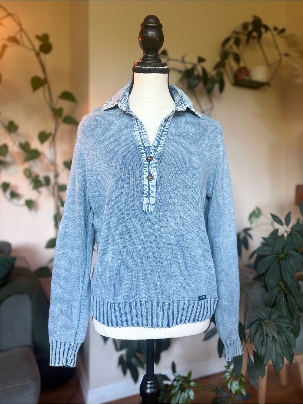 Vintage Blue Willi’s Blue Knit Sweater with Denim Collar